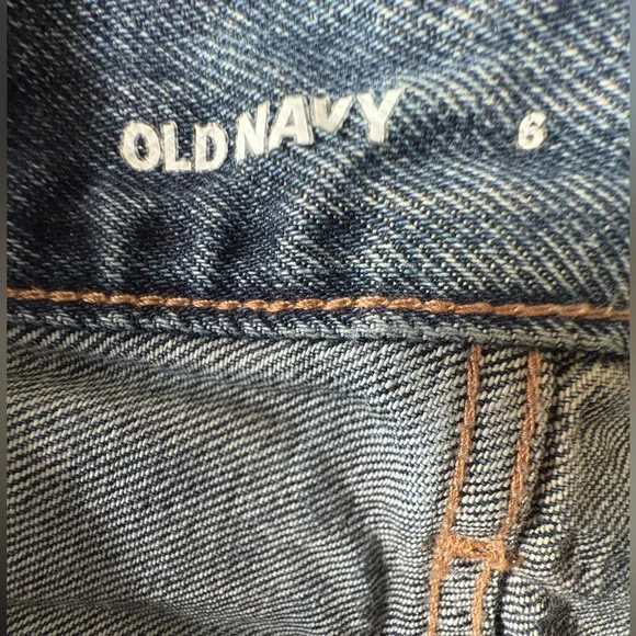 Old Navy Women's Blue Distressed Ankle Jeans - Picture 4 of 5